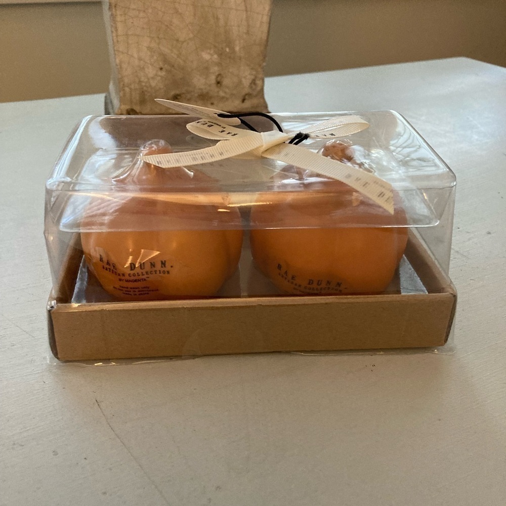 NIB! Rae Dunn Pumpkin FALLTHANKSGIVING Salt and Pepper Shakers - Picture 2 of 5